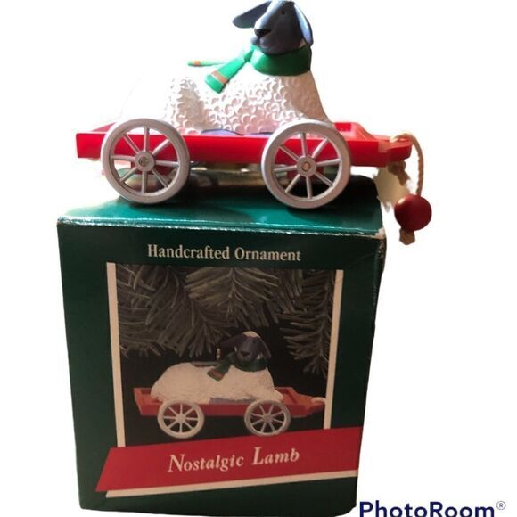 Hallmark handcrafted Christmas ornament Nostalgic Lamb - Picture 1 of 8
